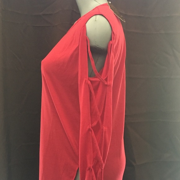 Long Sleeve Top with Crisscross Sleeve Pattern - Picture 7 of 7